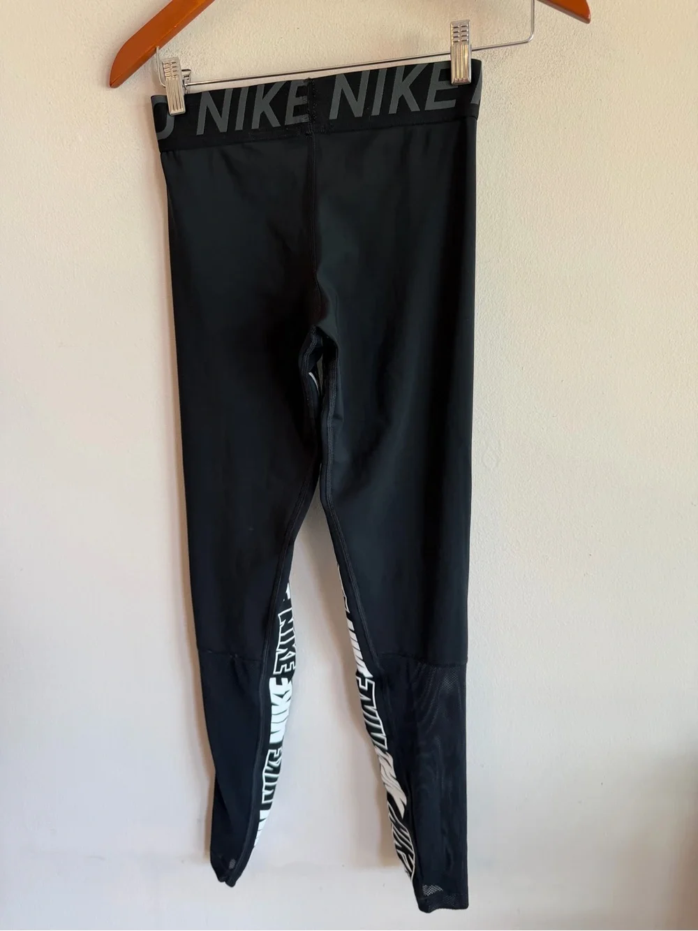 Nike‎ Pro Women Black Training Leggings Mesh Panels CN9858-010 Size S
